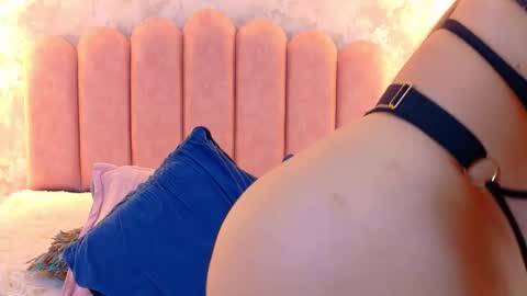 Snapshot of mialaurents chatting on 03-06-26, 04:09 Mia online show from 03-06-26, 04:09