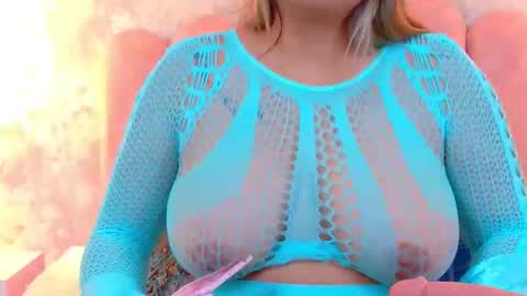 Mia online show from 04-22-26, 03:42