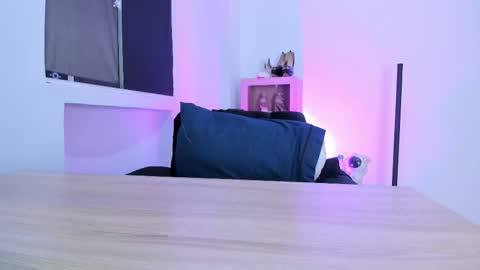 Snapshot of mialenox chatting on 12-14-25, 09:19 Mia Lenox online show from 12-14-25, 09:19