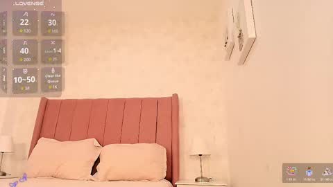 Snapshot of mialopez__ chatting on 11-15-25, 08:05 Mia Lopez online show from 11-15-25, 08:05