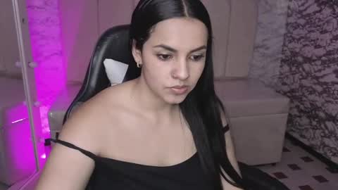 Snapshot of mialover_v chatting on 09-12-25, 07:58 Hi Stream 1500 to 2100 online show from 09-12-25, 07:58