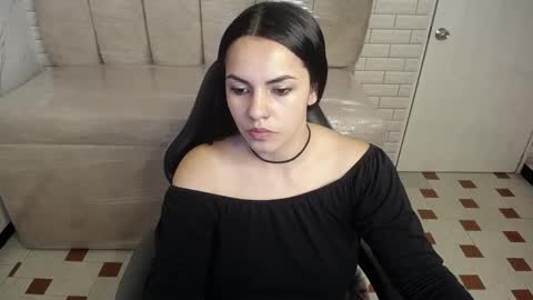 Snapshot of mialover_v chatting on 10-04-25, 12:58 Hi Stream 1500 to 2100 online show from 10-04-25, 12:58