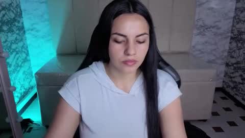 Snapshot of mialover_v chatting on 10-08-25, 08:28 Hi Stream 1500 to 2100 online show from 10-08-25, 08:28