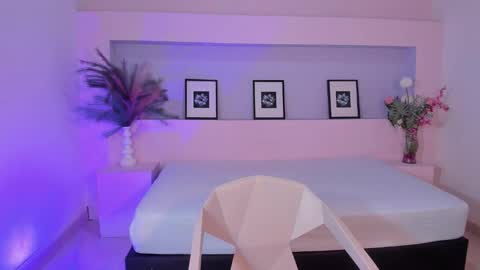 Snapshot of mialux5 chatting on 09-08-25, 03:33 mialux5 online show from 09-08-25, 03:33
