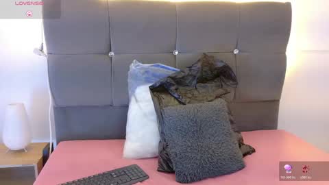 Snapshot of miamackleyn_ chatting on 05-25-26, 12:55 MIA online show from 05-25-26, 12:55