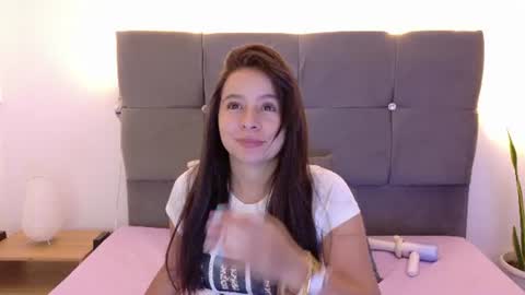 Snapshot of miamackleyn_ chatting on 06-15-26, 01:46 MIA online show from 06-15-26, 01:46