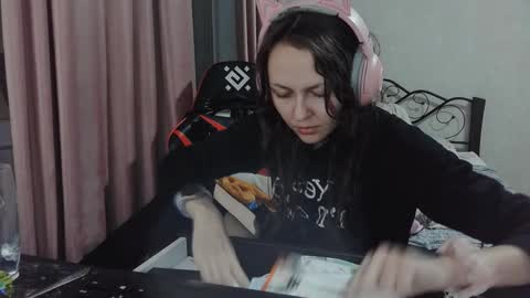 Mia online show from 01-08-26, 05:37