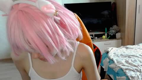 Mia online show from 04-10-26, 07:24