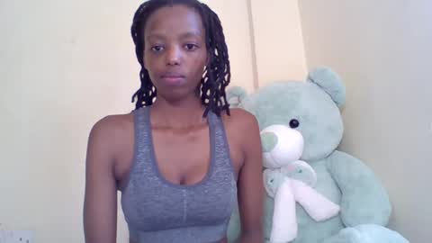 Muffin online show from 06-17-26, 12:40