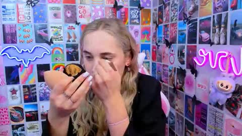 miamilas online show from 12-18-25, 03:07