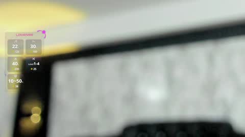 Snapshot of miamontoya chatting on 01-22-25, 03:40 Mia -5 7001400 Follow online show from 01-22-25, 03:40