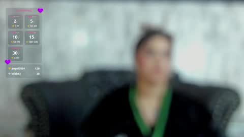 Snapshot of miamontoya chatting on 02-06-25, 11:37 Mia -5 7001400 Follow online show from 02-06-25, 11:37