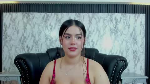 Snapshot of miamontoya chatting on 02-08-25, 03:42 Mia -5 7001400 Follow online show from 02-08-25, 03:42