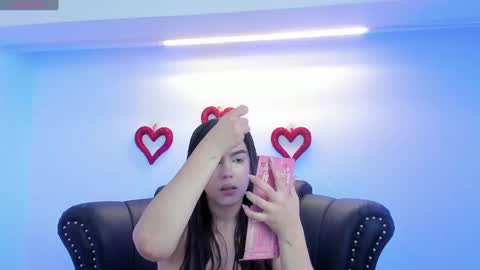 Snapshot of miamontoya chatting on 02-24-25, 12:26 Mia -5 7001400 Follow online show from 02-24-25, 12:26