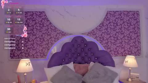 Snapshot of miamontoya chatting on 09-18-25, 01:18 Mia -5 7001400 Follow online show from 09-18-25, 01:18