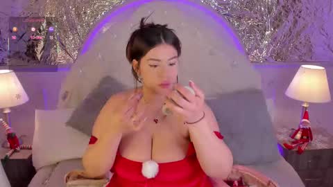 Mia   -5 7001400 Follow  online show from 12-18-25, 01:39