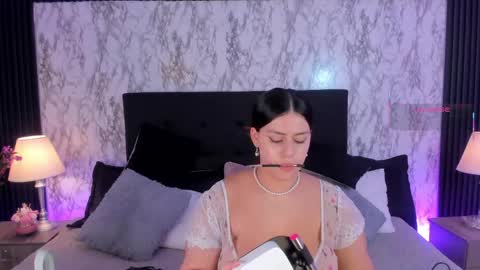 Mia   -5 7001400 Follow  online show from 05-27-26, 01:08