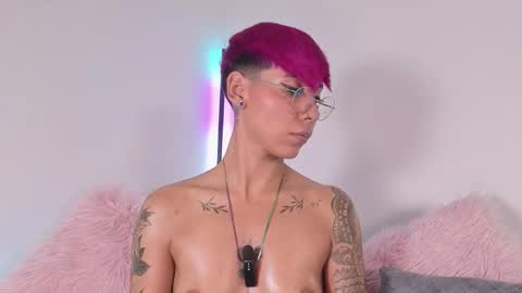 Mia Morgann online show from 11-20-25, 05:45