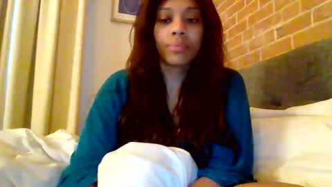 MiaMuffn online show from 05-03-26, 12:22