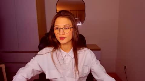 Mia online show from 02-07-26, 07:28