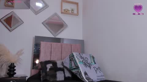 miapearls_ online show from 08-04-26, 12:52