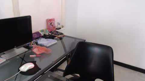 Snapshot of miapeyton chatting on 12-07-24, 02:24 Mia Peyton online show from 12-07-24, 02:24