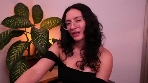 Snapshot of miaportman chatting on 05-23-26, 03:23 MIAPORTMANN online show from 05-23-26, 03:23