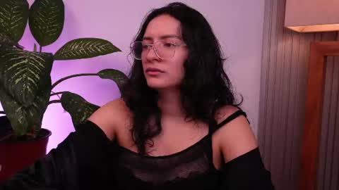 Snapshot of miaportman chatting on 06-10-26, 09:19 MIAPORTMANN online show from 06-10-26, 09:19