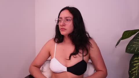 Snapshot of miaportman chatting on 06-26-26, 12:26 MIAPORTMANN online show from 06-26-26, 12:26