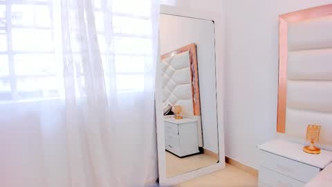 Sweetie Mia online show from 02-11-25, 03:51