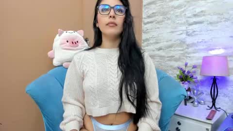 Snapshot of miaquevedo chatting on 01-24-25, 11:59 Mia Quevedo online show from 01-24-25, 11:59
