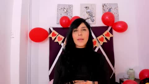 Snapshot of miaquevedo chatting on 02-12-26, 12:00 Mia Quevedo online show from 02-12-26, 12:00