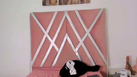 Snapshot of miaquevedo chatting on 02-24-26, 12:03 Mia Quevedo online show from 02-24-26, 12:03