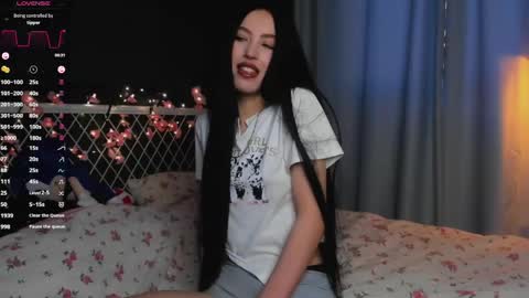 Snapshot of miarielle chatting on 06-06-26, 04:44 Liz online show from 06-06-26, 04:44