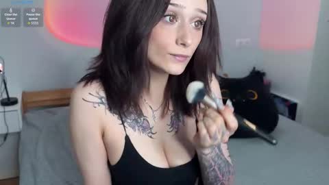 Mia online show from 03-02-26, 04:58