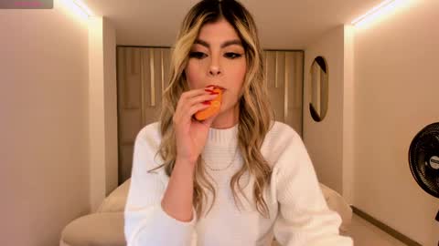 Mia Silva online show from 05-13-26, 11:07