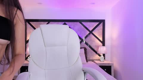 Mia online show from 12-09-24, 08:44