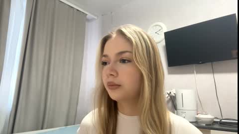 Snapshot of miasuszynski chatting on 02-17-26, 01:07 Milana online show from 02-17-26, 01:07