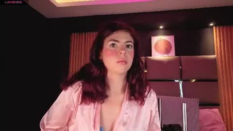 Snapshot of miatorres4 chatting on 06-19-26, 11:25 miatorres4 online show from 06-19-26, 11:25