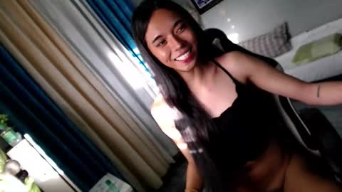 Snapshot of miatrixs chatting on 12-27-24, 08:13 Mia online show from 12-27-24, 08:13