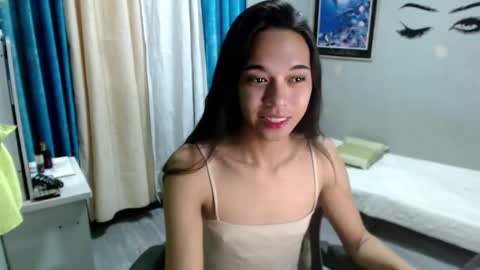 Snapshot of miatrixs chatting on 12-29-24, 08:15 Mia online show from 12-29-24, 08:15