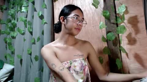 Snapshot of miatrixs chatting on 02-10-26, 06:28 Mia online show from 02-10-26, 06:28