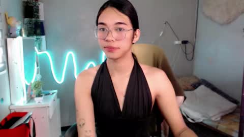 Snapshot of miatrixs chatting on 02-19-26, 03:24 Mia online show from 02-19-26, 03:24