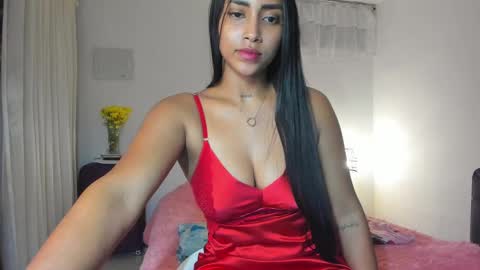 Snapshot of miavelvet_22 chatting on 02-25-25, 04:14 Mia Velvet online show from 02-25-25, 04:14