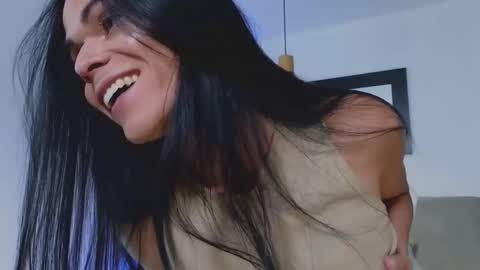 Mia online show from 01-27-25, 03:18