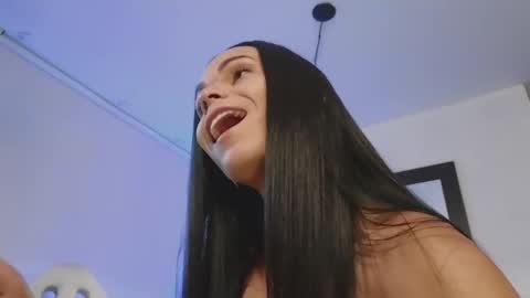 Mia online show from 01-29-25, 08:04