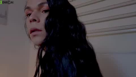 Mia online show from 11-02-25, 06:32