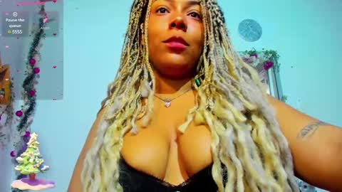 Snapshot of miaw_prada chatting on 12-04-24, 02:42 Mariana online show from 12-04-24, 02:42