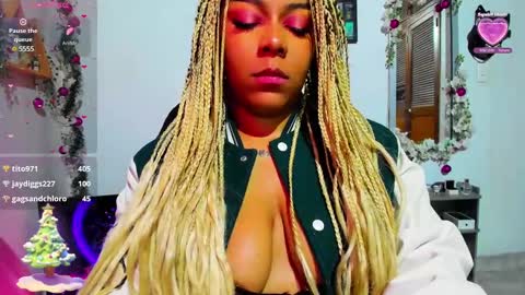 Snapshot of miaw_prada chatting on 12-20-24, 05:25 Mariana online show from 12-20-24, 05:25