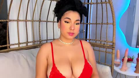 Mia online show from 02-22-25, 03:23